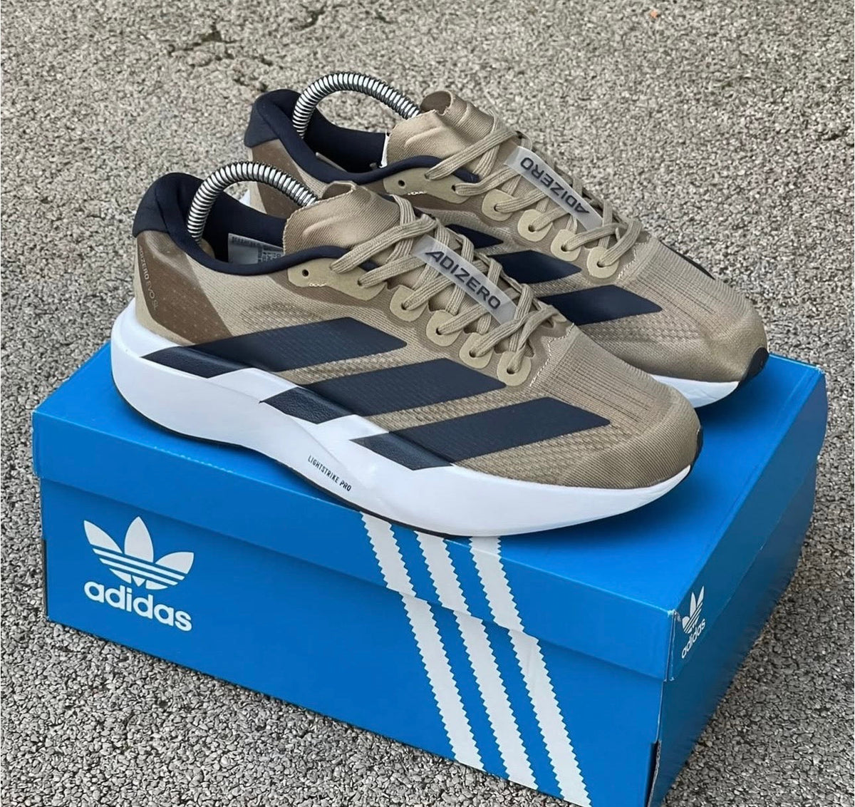 Adidas adizero marrón