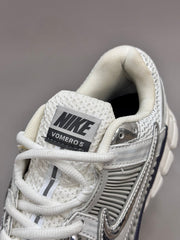 Nike Vomero 5